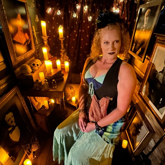 Meet your Posher, Ginny - Picture 5 of 8